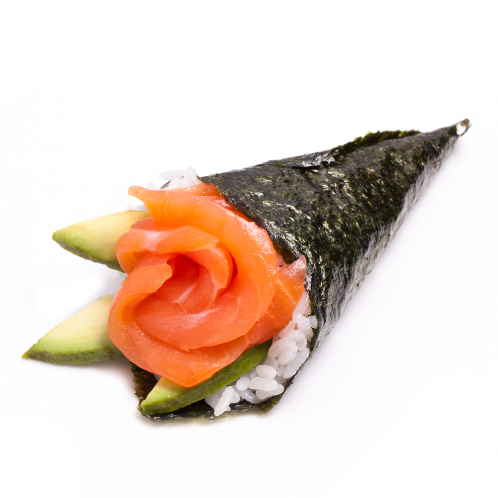 Sushi con salmone e caviale, zenzero rosa su piatto. Mensole e